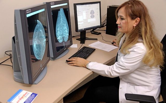 Ataşehir Belediyesi ,Bir Yılda 12 Bin Kadın Ücretsiz Kanser Tetkiki Yaptırdı.