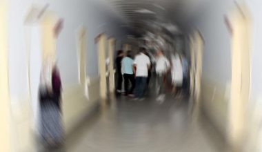 Hastanede sıra tartışmasında  Hastaya 7 bin TL para cezası , Adalet Bu konuda yanlış mı  karar veriyor? diyen Halk isyanda…