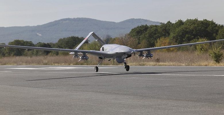 SİHA destekli operasyonda 2 terörist sağ yakalandı.