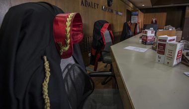110 muvazzaf askere FETÖ’den gözaltı kararı.