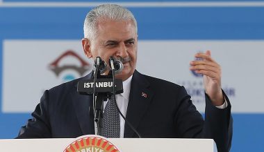 TBMM Başkanı Yıldırım: Bugün yaşadığımız sıkıntıların hepsi gelip geçici.