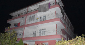 Genç Kız, 2 Yaşındaki Yeğenini 5’inci Kattan Attı.