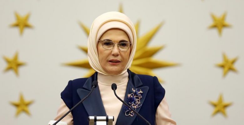 Emine Erdoğan: Çocuk işçiliğiyle hep birlikte mücadele etmeli.