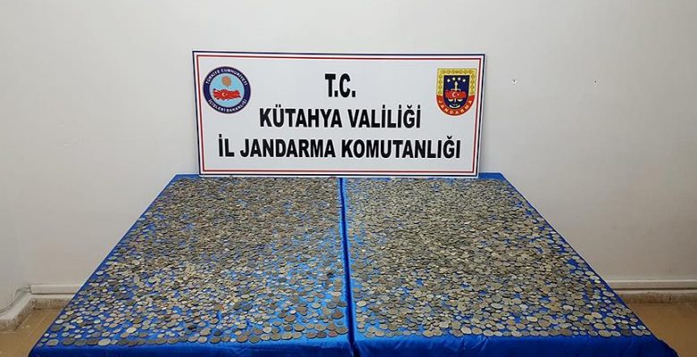 Kütahya’da 10 bin sikke ele geçirildi.