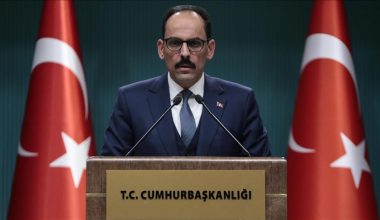 Cumhurbaşkanlığı Sözcüsü Kalın: Suriye sınırında güvenli bölgenin kontrolü Türkiye’de olacak.