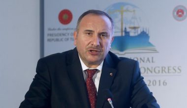 ‘Fedakarlık yapmazsak enflasyonu frenleyemeyiz’.
