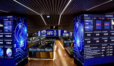 Borsa güne yatay başladı.