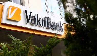 VakıfBank kredi faiz oranlarını indirdi.