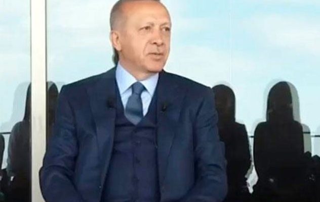 Son dakika: Başkan Erdoğan gençlerin sorularını yanıtlıyor.