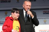 Cumhurbaşkanı Erdoğan sahneye çağırmıştı! 14 yaşındaki Emirhan o anları anlattı.