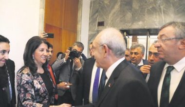 CHP’den HDP’ye mavi boncuk.