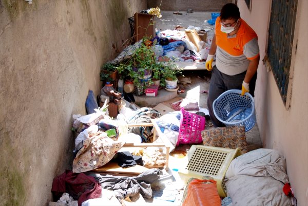 Çöp ev temizlendi. Ataşehir�den Haberler