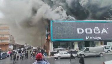 Ataşehir’de Fabrikada Yangın! İşçiler Alev Kapanından Kaçtı.